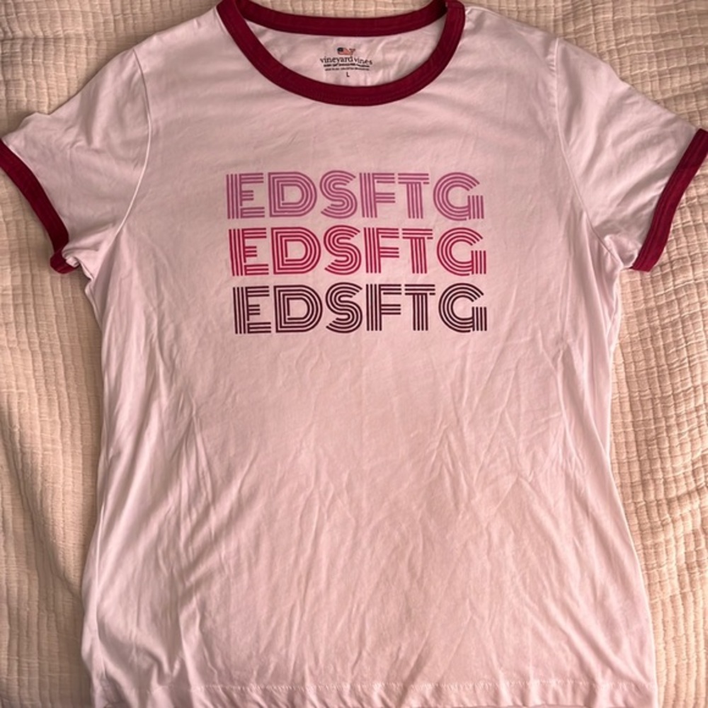 Vineyard vines everyday should feel this good tee